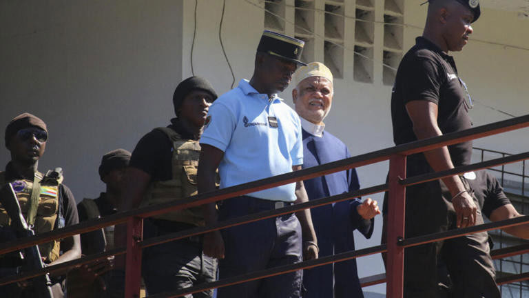 L'ancien président des Comores emprisonné à vie après avoir été reconnu coupable de "haute trahison"